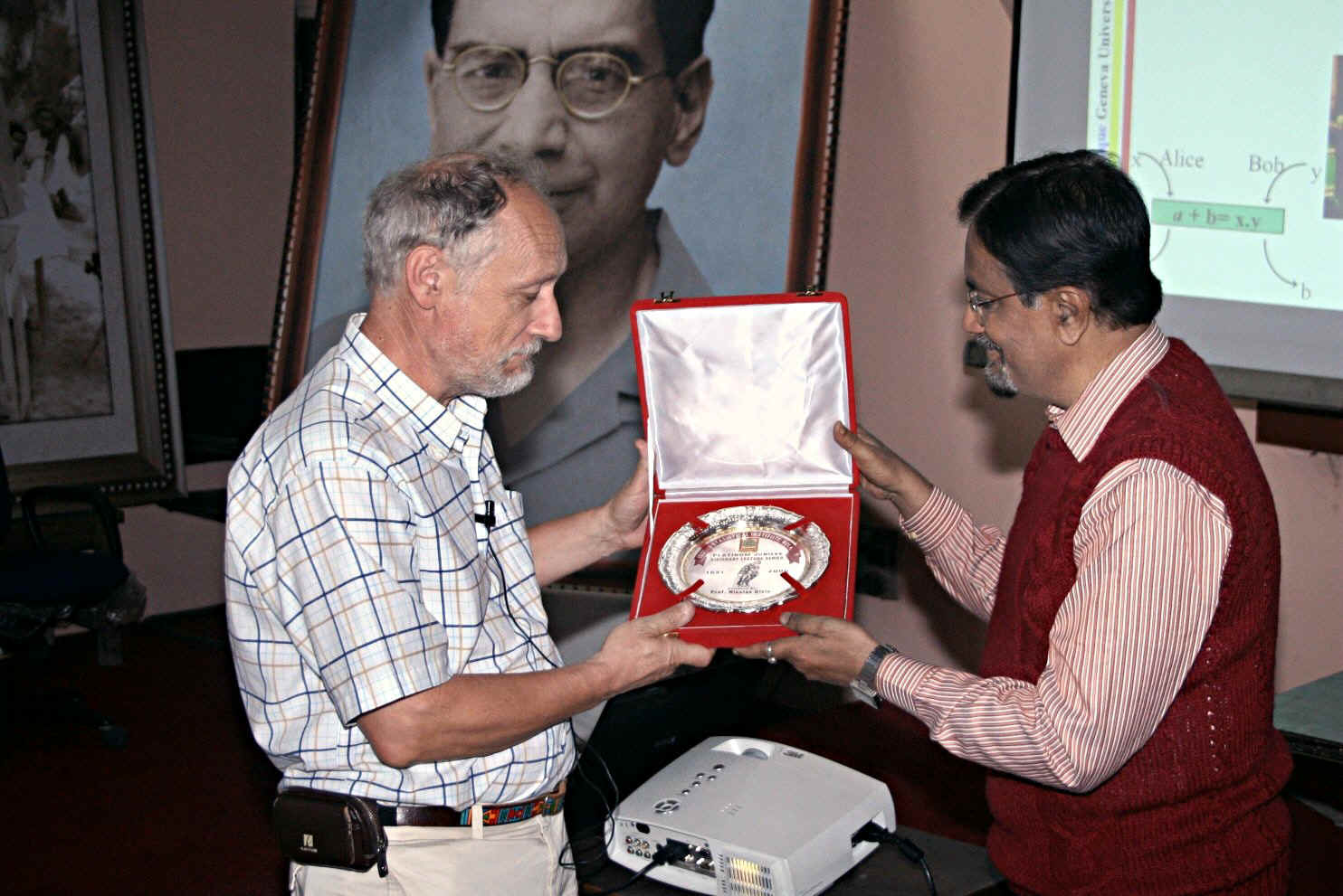 Prof. Nicolas Gisin (Switzerland).JPG (301704 bytes)